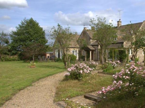 ฟาร์มเชอร์รี่ออร์ชาร์ด Bed & Breakfast South Wraxall ภายนอก รูปภาพ