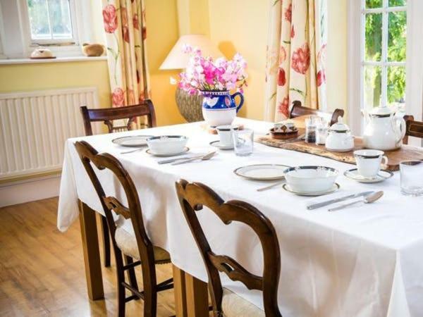 ฟาร์มเชอร์รี่ออร์ชาร์ด Bed & Breakfast South Wraxall ภายนอก รูปภาพ