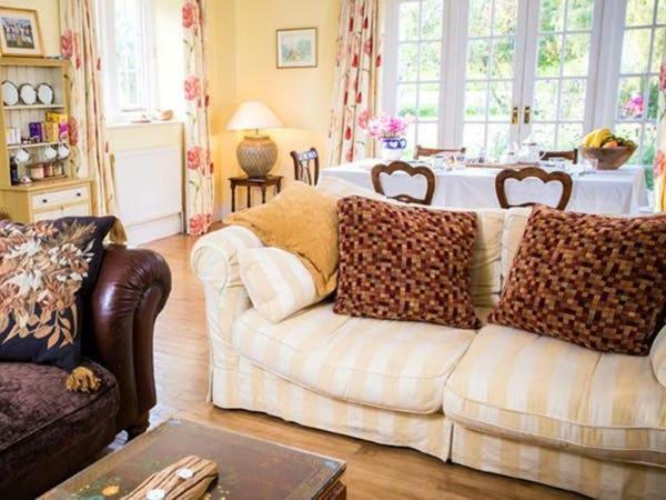 ฟาร์มเชอร์รี่ออร์ชาร์ด Bed & Breakfast South Wraxall ภายนอก รูปภาพ