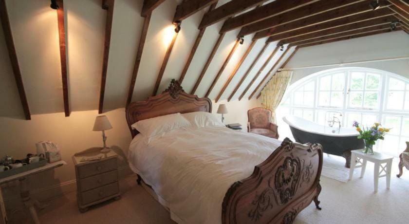 ฟาร์มเชอร์รี่ออร์ชาร์ด Bed & Breakfast South Wraxall ภายนอก รูปภาพ